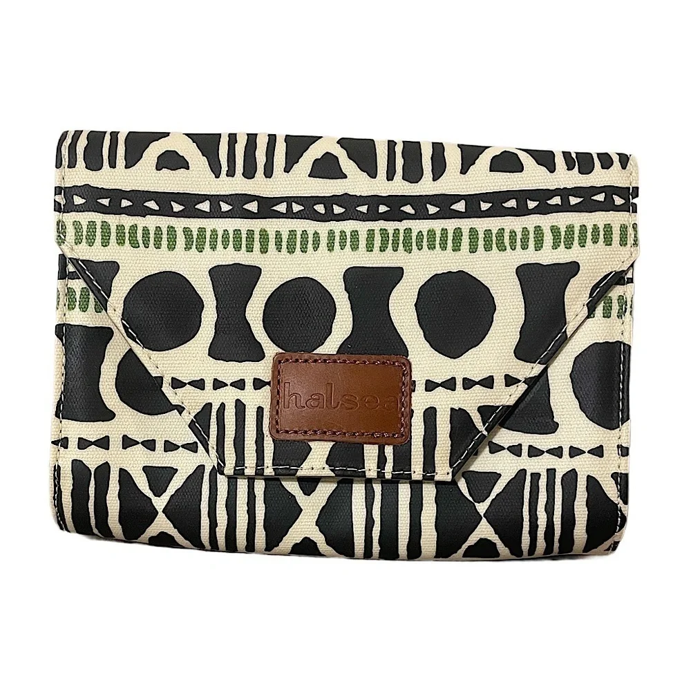 Halsea Rare travel bag wallet beach core clutch